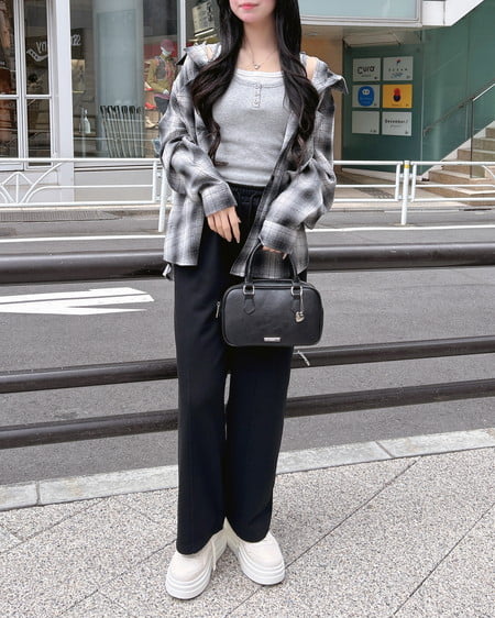 INGNI(イング) 2Wayオフショルチェック柄シャツ クロ/チェック