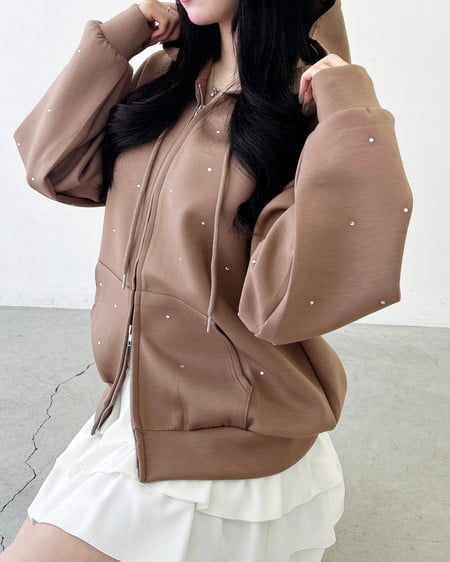 INGNI(イング) 【3／18 2時までの限定価格】【WEB限定】ビジュー付ダンボールジップパーカー