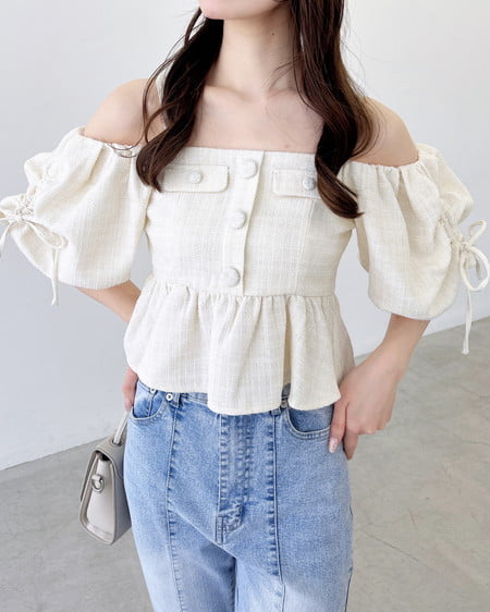 【3／18 2時までの限定価格】【WEB限定】ツイードペプラムオフショルブラウス