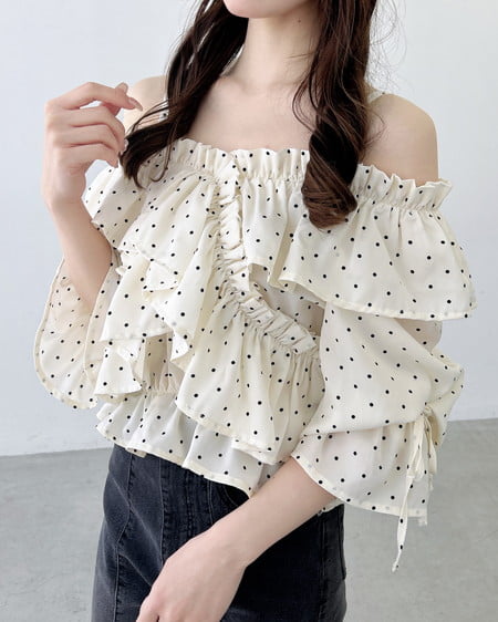 クロスフリルオフショルブラウス