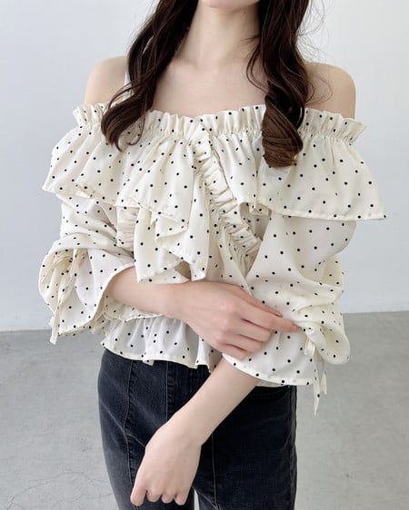 INGNI(イング) クロスフリルオフショルブラウス オフ/ドット