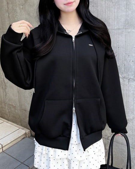 INGNI（イング） 胸プレート付ダンボールダブルジップパーカー ｸﾛ