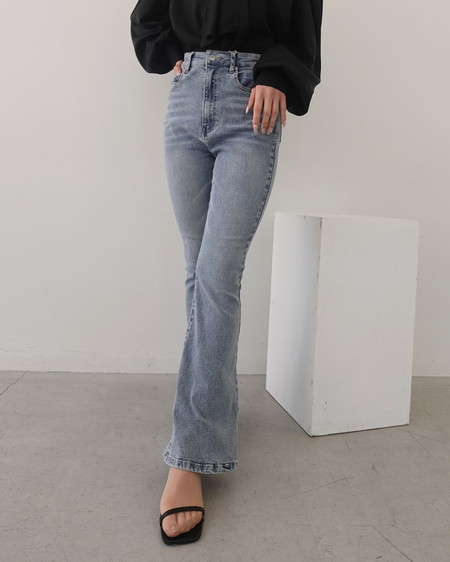 INGNI(イング) 【INGNI SOELA】新作 フレアデニムパンツ／A ブルー