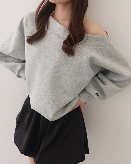 【INGNI SOELA】【3／16 2時までの限定価格】プレート付マルチWayダンボールトップス