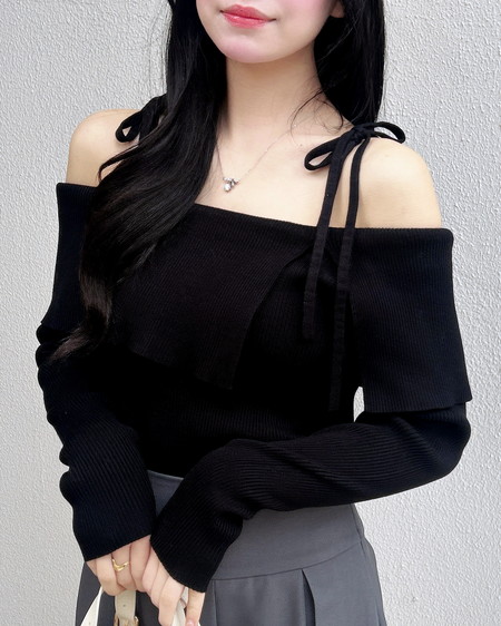 【3／18 2時までの限定価格】【WEB限定】両肩リボンスリットニット