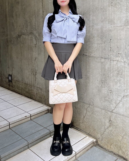 INGNI（イング） 胸刺繍ボウタイ半袖ブラウス ﾌﾞﾙｰ/ｽﾄﾗｲﾌﾟ