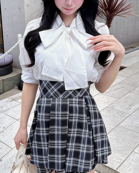 INGNI（イング） 胸刺繍ボウタイ半袖ブラウス ｵﾌﾎﾜｲﾄ