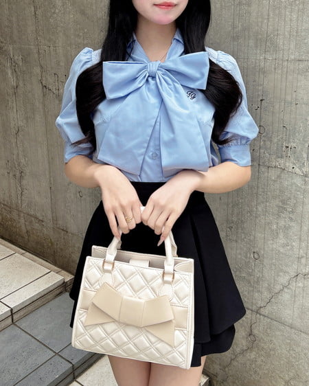 INGNI（イング） 胸刺繍ボウタイ半袖ブラウス ｻｯｸｽ