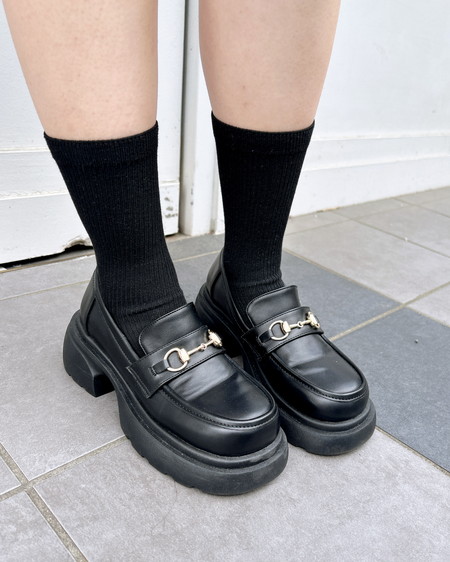 厚底ビットローファー