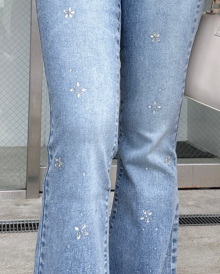 INGNI（イング） ビジュー付フレアデニムパンツ ﾃﾞﾆﾑ/ﾌﾞﾙｰ