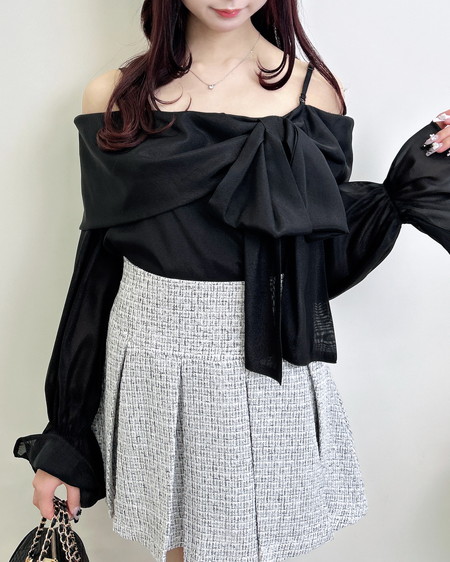 INGNI（イング） シアーオフショルリボンブラウス ｸﾛ