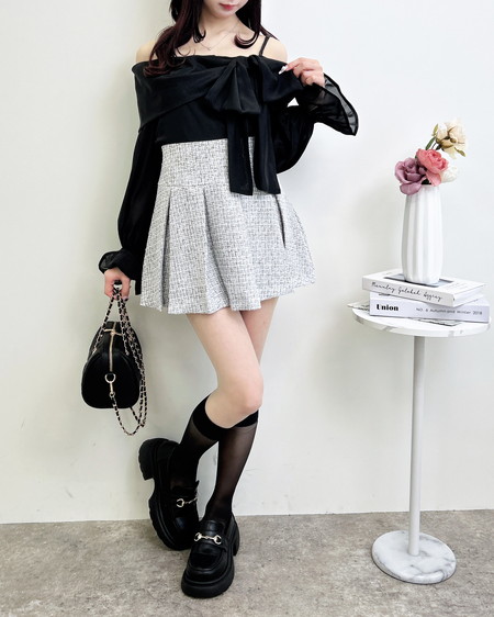 INGNI（イング） シアーオフショルリボンブラウス ｸﾛ