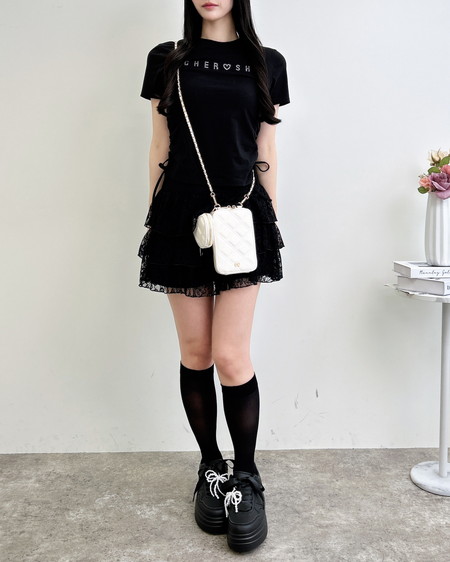 INGNI（イング） サイドギャザーリボンラインストーンロゴTシャツ ｸﾛ