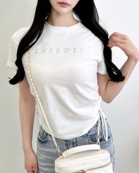 INGNI（イング） サイドギャザーリボンラインストーンロゴTシャツ ｵﾌﾎﾜｲﾄ