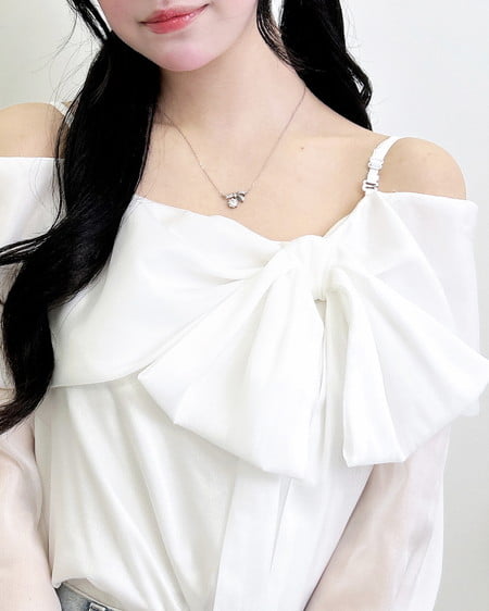 INGNI（イング） シアーオフショルリボンブラウス ｵﾌﾎﾜｲﾄ