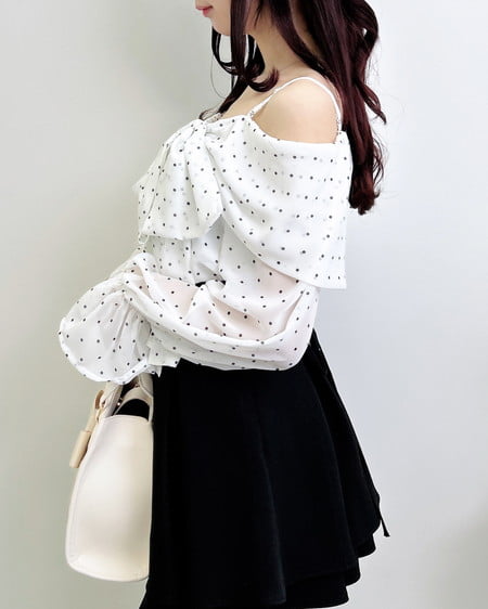 INGNI（イング） シアーオフショルリボンブラウス ｵﾌﾎﾜｲﾄ/ﾄﾞｯﾄ