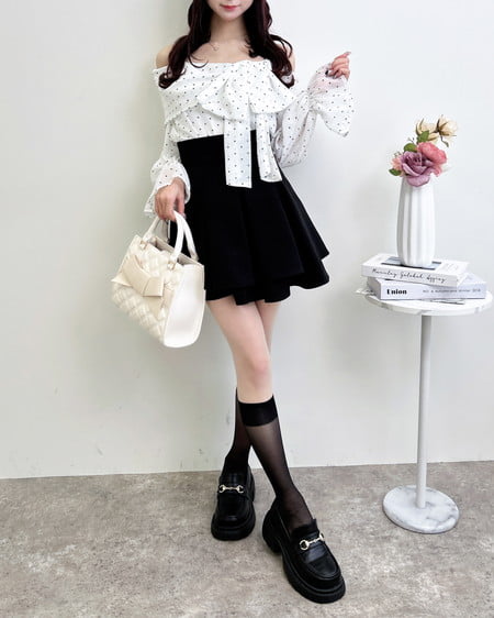 INGNI（イング） シアーオフショルリボンブラウス ｵﾌﾎﾜｲﾄ/ﾄﾞｯﾄ