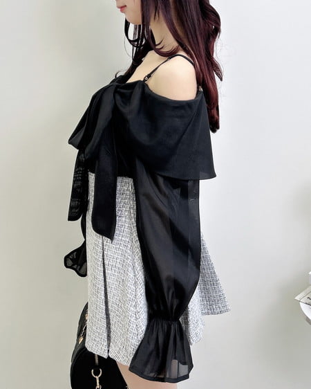 INGNI（イング） シアーオフショルリボンブラウス ｸﾛ