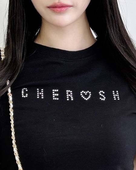 INGNI（イング） サイドギャザーリボンラインストーンロゴTシャツ ｸﾛ