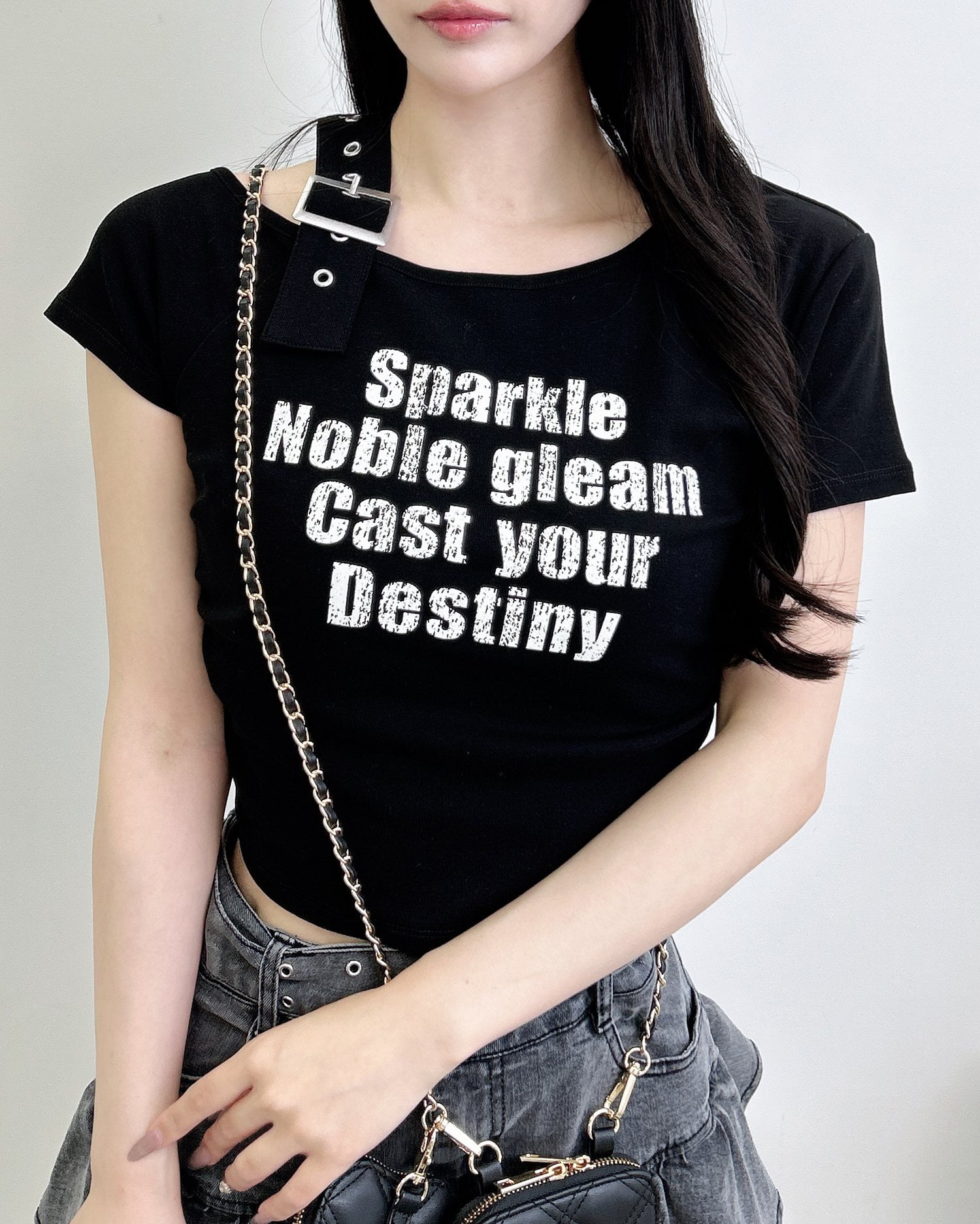 肩ベルトロゴTシャツ