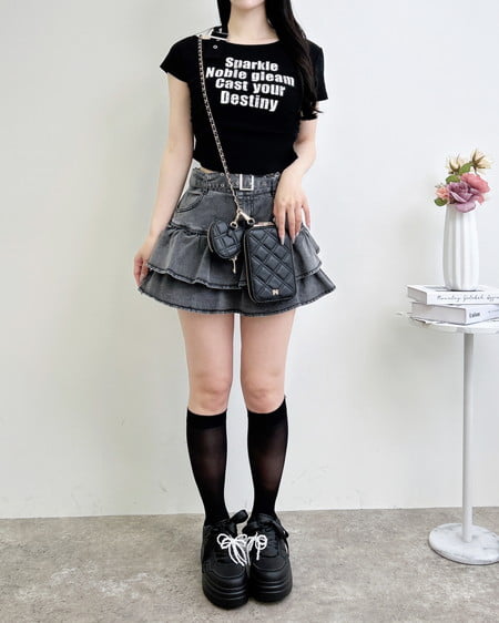 INGNI（イング） 肩ベルトロゴTシャツ ｸﾛ