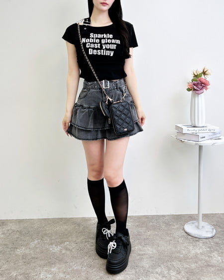 INGNI（イング） 肩ベルトロゴTシャツ ｸﾛ