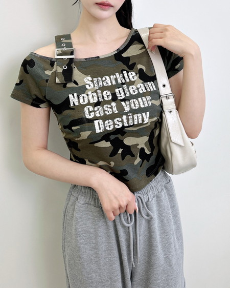 肩ベルトロゴTシャツ