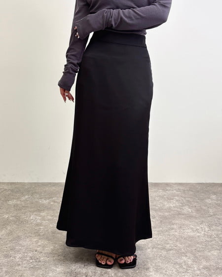 INGNI（イング） サテンマーメイドスカート ｸﾛ