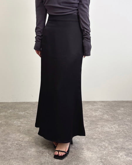 INGNI（イング） サテンマーメイドスカート ｸﾛ