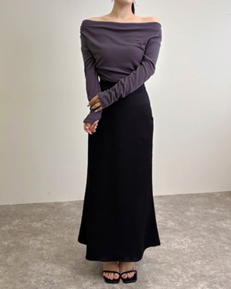 INGNI（イング） サテンマーメイドスカート ｸﾛ