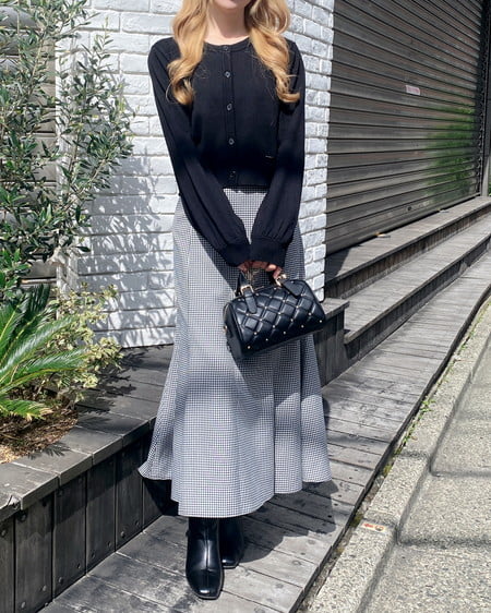 INGNI（イング） バックレースアップマーメイドスカート ｸﾛ/ｷﾞﾝｶﾞﾑ