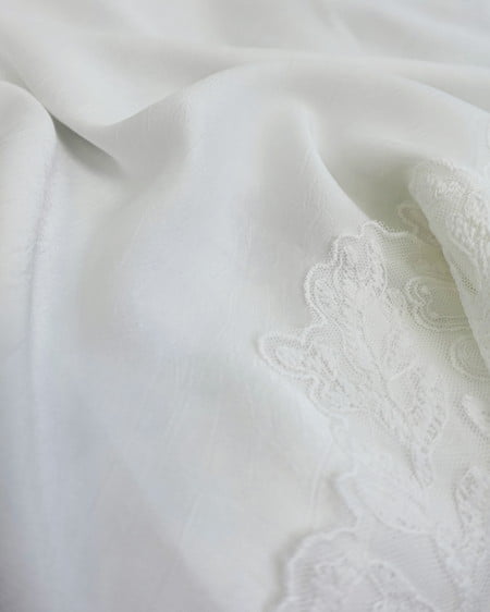 INGNI（イング） 裾レースサテンキャミ ｵﾌﾎﾜｲﾄ