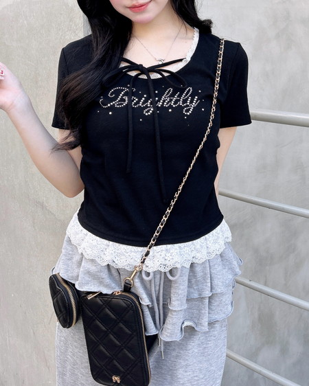 INGNI（イング） リボン付レース出しラインストーンロゴトップス ｸﾛ