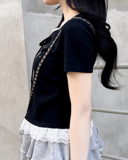 INGNI（イング） リボン付レース出しラインストーンロゴトップス ｸﾛ