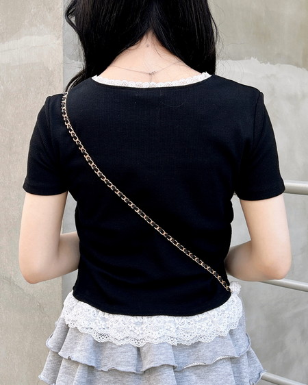 INGNI（イング） リボン付レース出しラインストーンロゴトップス ｸﾛ