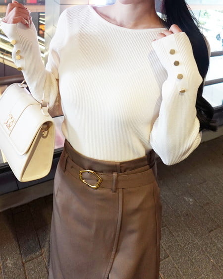 【INGNI SOELA】【期間限定価格】ボートネック袖金ボタンニット