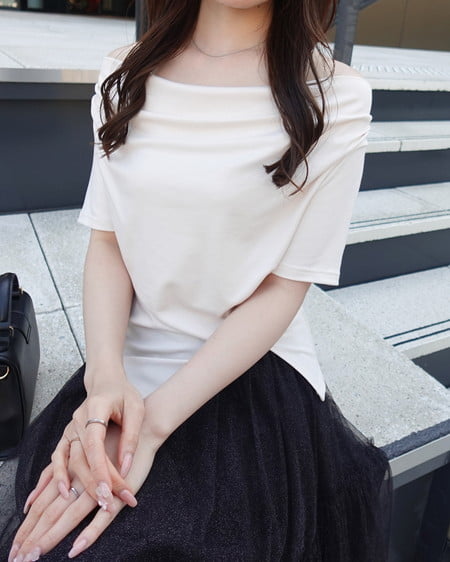 INGNI（イング） アシメドレープ半袖トップス ｱｲﾎﾞﾘｰ