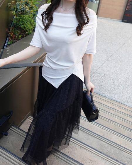 INGNI（イング） アシメドレープ半袖トップス ｱｲﾎﾞﾘｰ