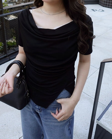 INGNI（イング） アシメドレープ半袖トップス ｸﾛ