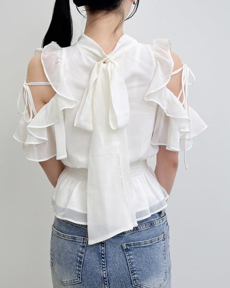 INGNI(イング) 2Wayリボン肩あきフリルブラウス オフホワイト