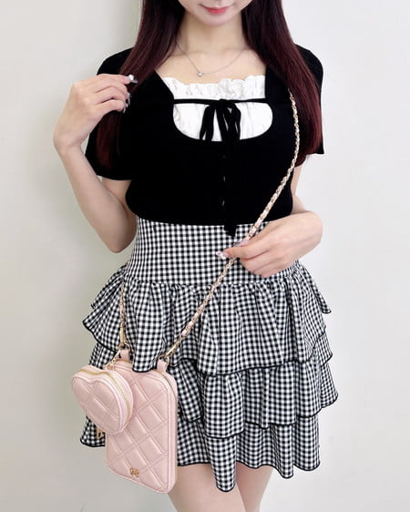 INGNI（イング） フロントレースドッキング半袖ニット ｸﾛ/ｵﾌﾎﾜｲﾄ