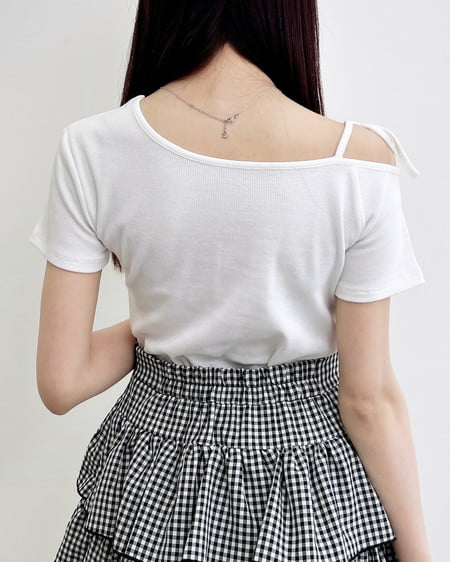 INGNI（イング） ワンショル肩リボンロゴリブトップス ｵﾌﾎﾜｲﾄ