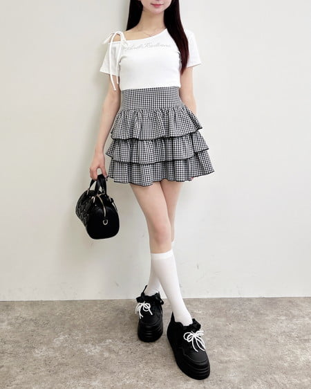 INGNI（イング） ワンショル肩リボンロゴリブトップス ｵﾌﾎﾜｲﾄ