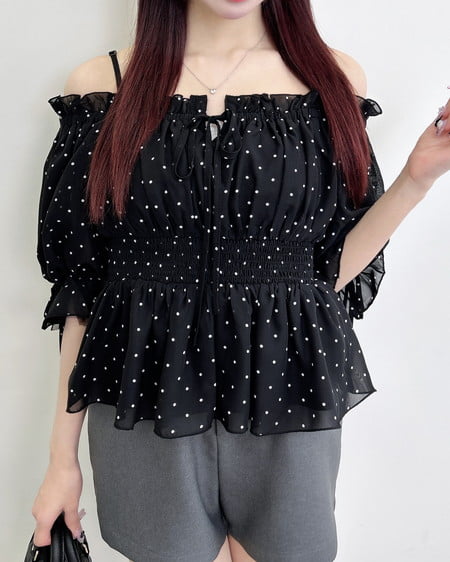 INGNI（イング） チュールオフショル半袖ブラウス ｸﾛ/ﾄﾞｯﾄ