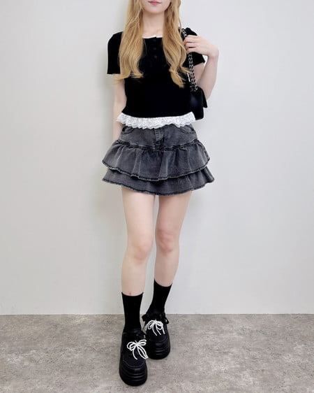 INGNI（イング） ヘンリーネックレース付プレートロゴ半袖リブトップス ｸﾛ