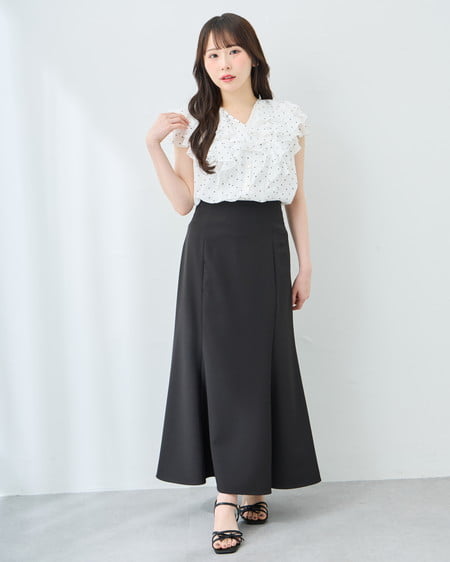 INGNI（イング） フリルシアーノースリブラウス ｵﾌ/ﾄﾞｯﾄ