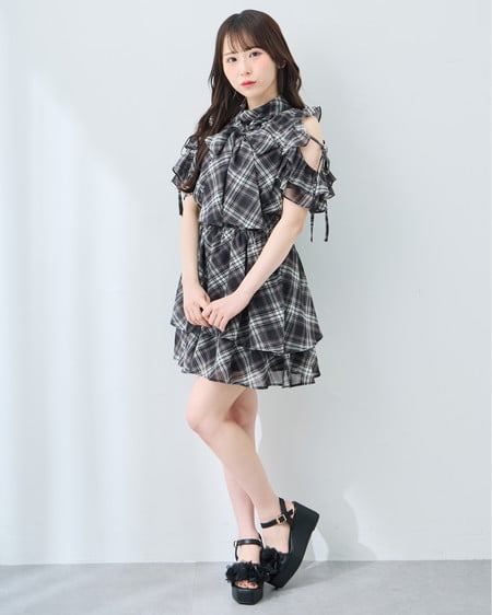 INGNI（イング） 厚底フラワーサンダル ｸﾛ