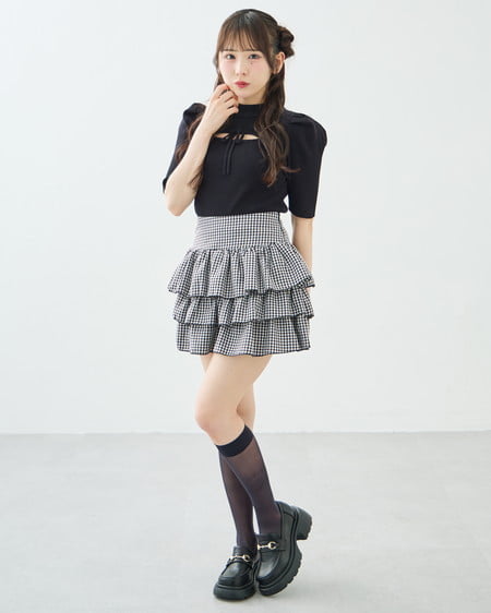 INGNI（イング） アソート柄フリルスカパン ｸﾛ/ｷﾞﾝｶﾞﾑ