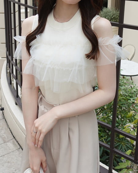 INGNI（イング） マルチWayノースリフリルニット ｵﾌﾎﾜｲﾄ