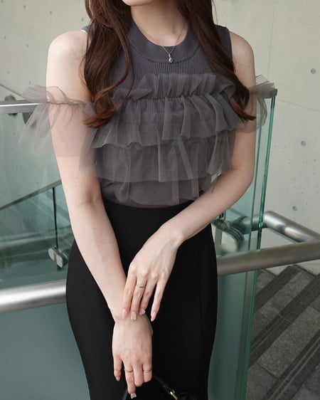 INGNI(イング) マルチWayノースリフリルニット チャコールグレー